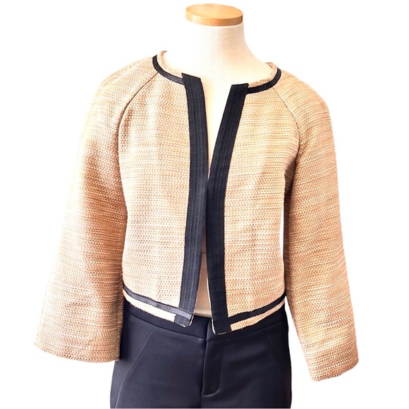 D&G Dolce and Gabbana Gold Metallic Tweed Cropped Blazer Jacket, IT 40 US 4 - Picture 5 of 16